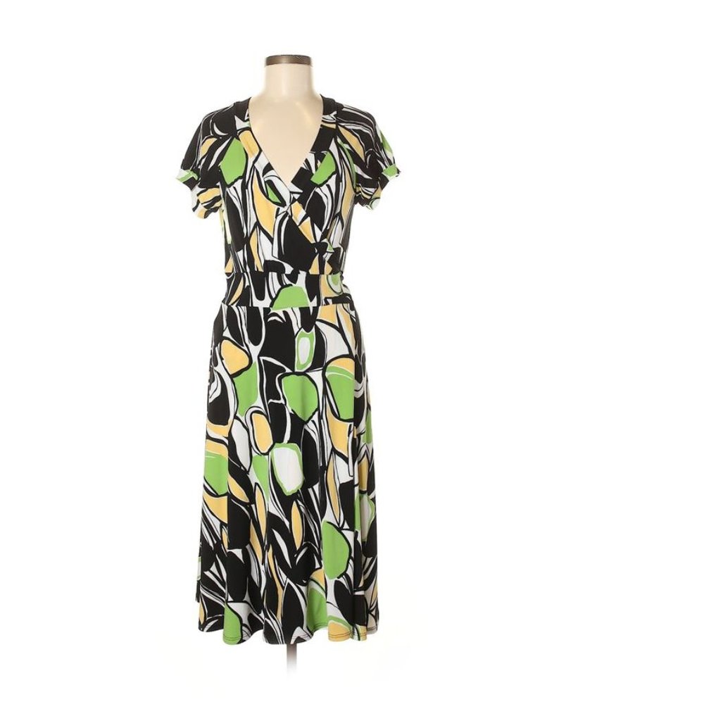 🌻🌼☘️ Lily Wrap Dress - Green, Yellow and Black Floral - Size M